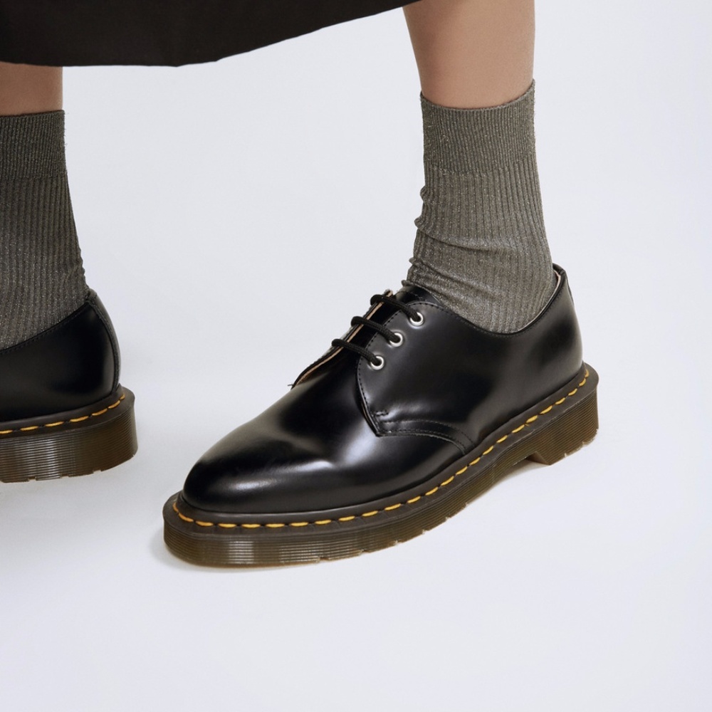 Dr. Martens Dupree Finioil Leather - Black